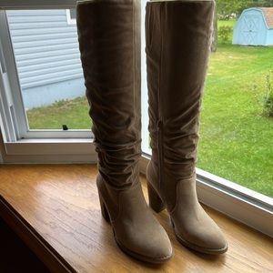 Light Brown tall boots. Size 6